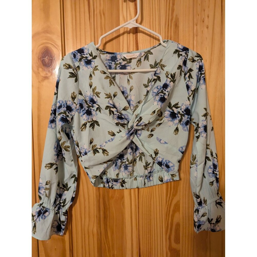 Y2k 90s style v neck fairycore crop top groovy Berrylush Small fitted cuff whims